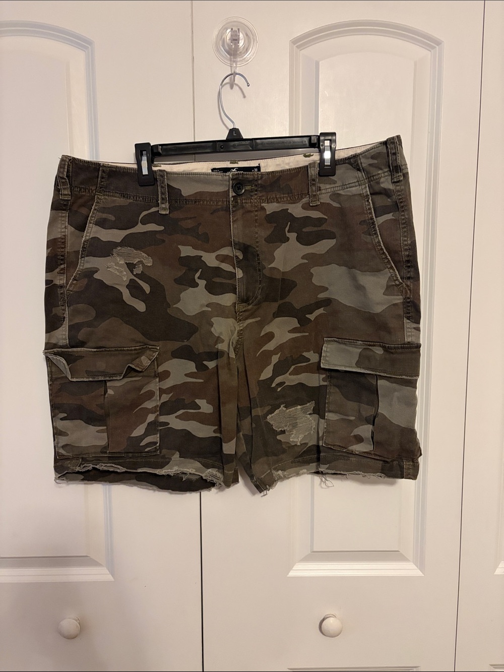 Hollister Men's 9” Cargo Camouflage Shorts Size 38
